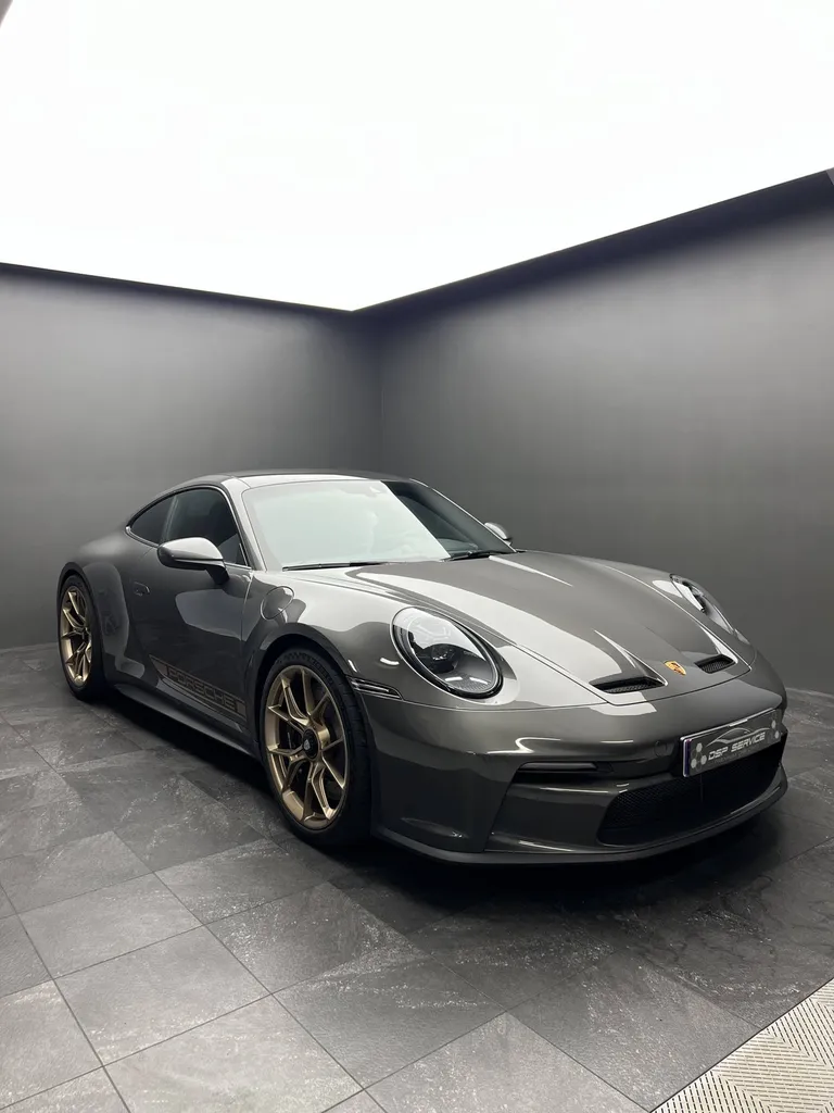 Débosselage sans peinture  proche du Mans — redonnez vie à votre carrosserie avec finesse et expertise.