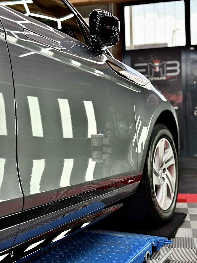 DETAILING traitement Cerzmqiue protection carrosserie automobile ouest lyonnais range Rover évoque 