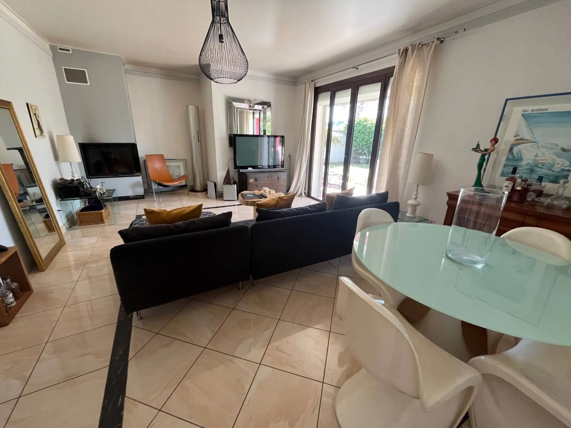 Maison de plain-pied Carnoux en Provence avec garage et piscine, proche commodités, pas de vis à vis