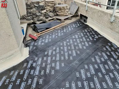 Rénovation d'une étanchéité de terrasse isolée avec dalle sur plots au dernier étage d'un appartement sur Marseille