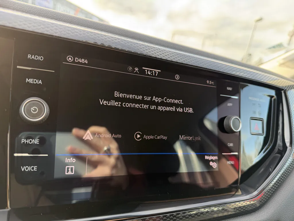 Volkswagen Polo d'occasion à prix attractif chez votre concessionnaire proche du Havre, vente de véhicules révisés Normandie