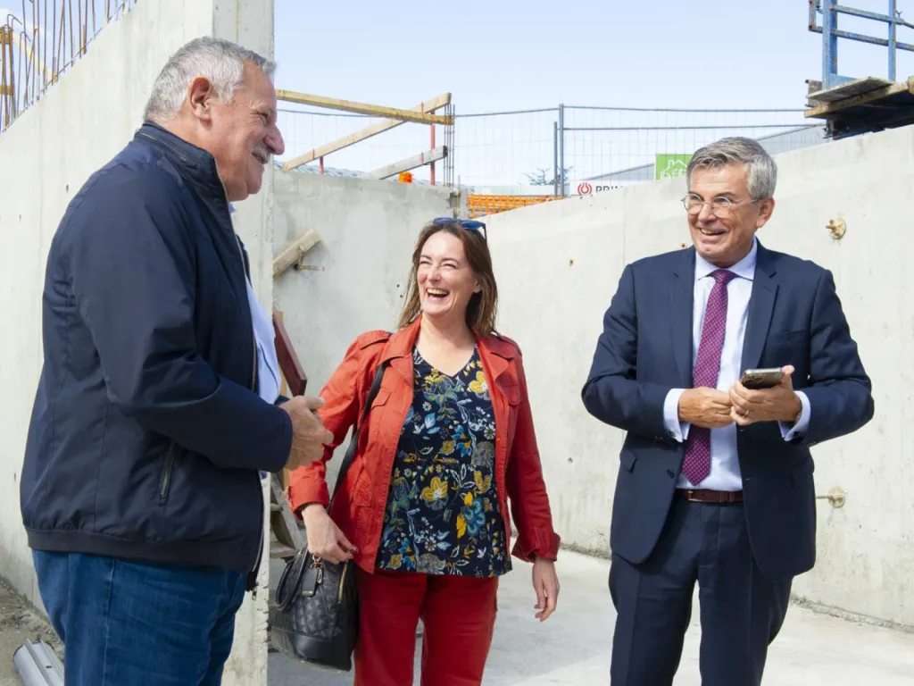 Photographe Pose de Première Pierre 