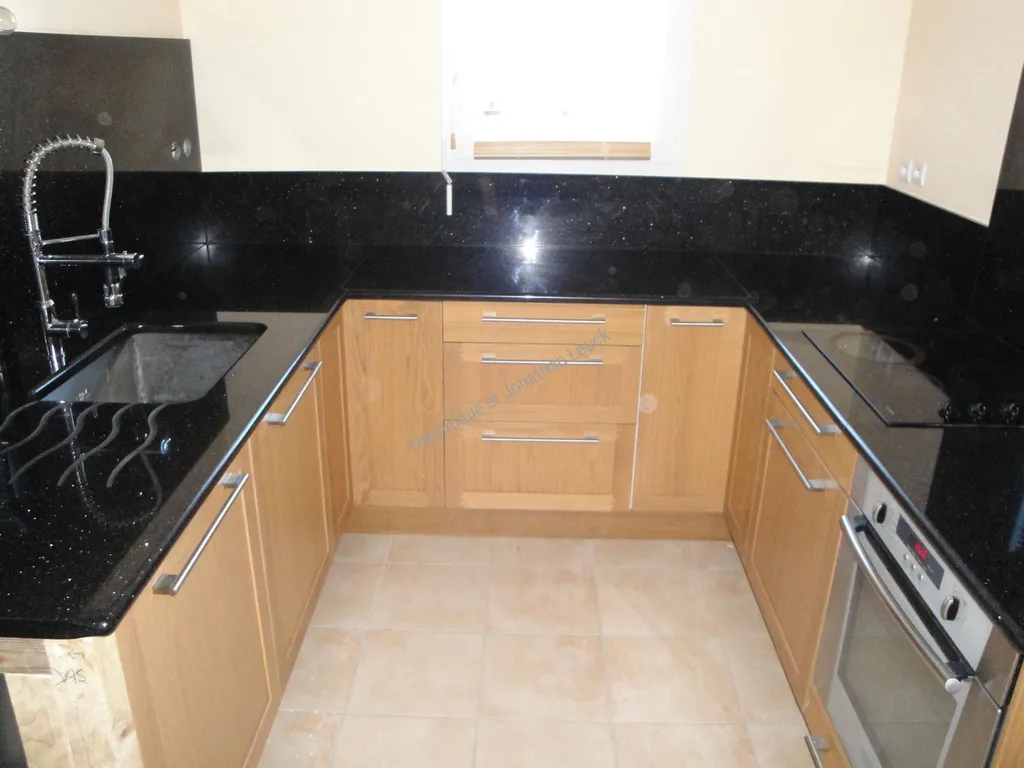 Plan de cuisine en Granit Noir.