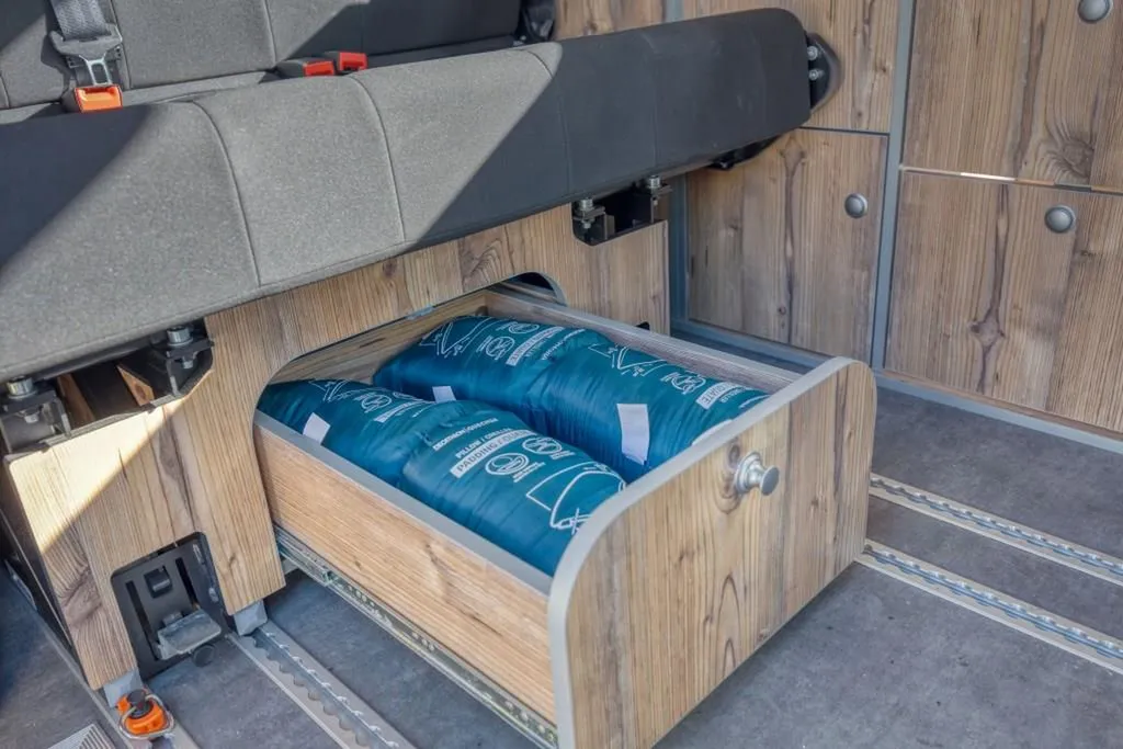 Aménager son VW T6 Court à Chambéry : van compact à finition bois grange pour les escapades savoyardes