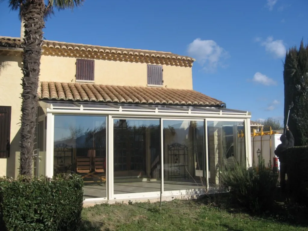 Coulissant 3 vantaux crème avec fixe Vaucluse Seguret