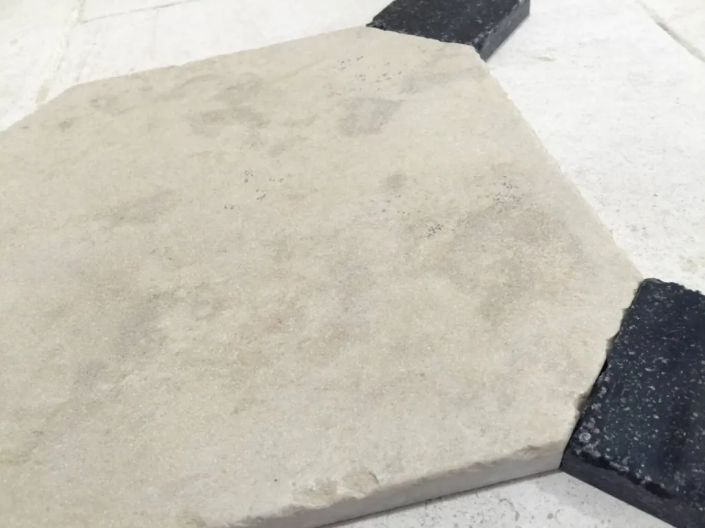 Dallage en pierre naturelle à cabochon, Avignon et Béziers