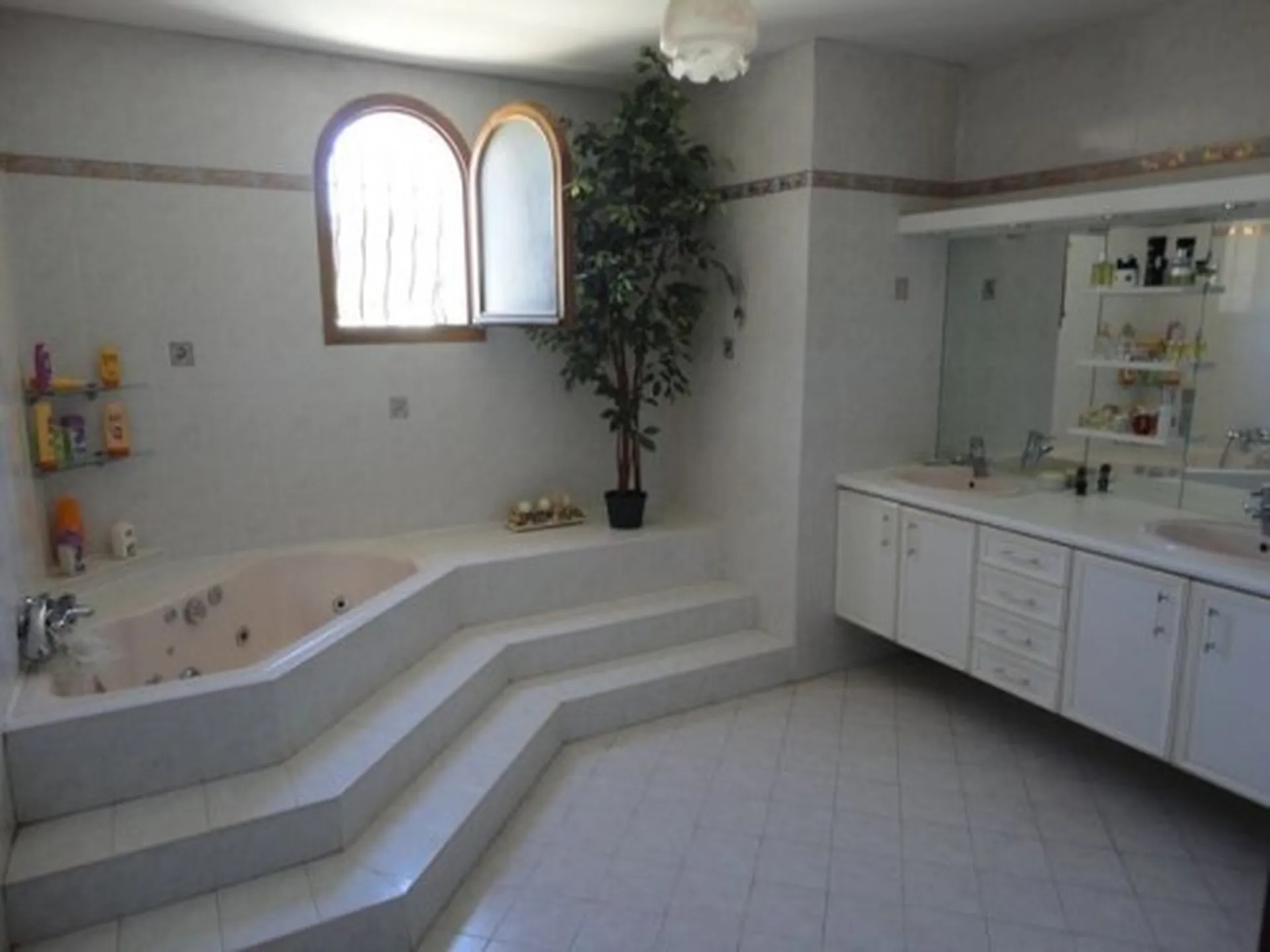 A vendre villa Carnoux en Provence avec studio en duplex 