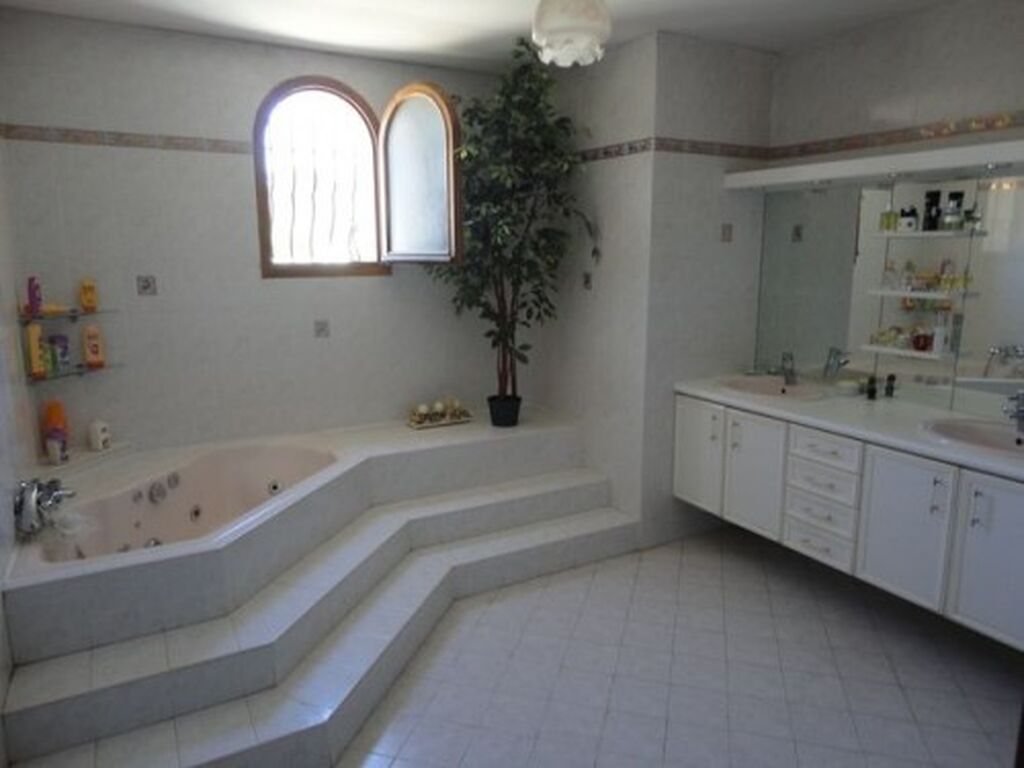 A vendre villa Carnoux en Provence avec studio en duplex 