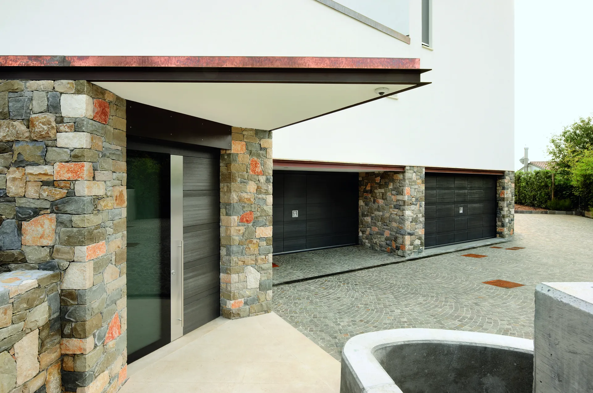 Porte d'entrée et portes de garage basculante Silvelox en bois