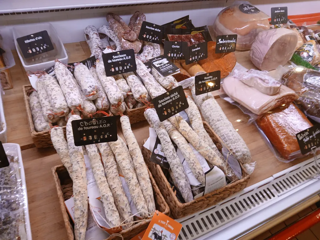 Découvrir votre boucherie charcuterie traiteur artisanale à Aigues-Mortes et alentours
