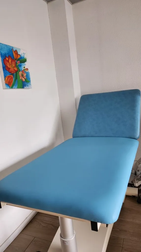 rénovation d'une assise de table d'examen médical à bordeaux 