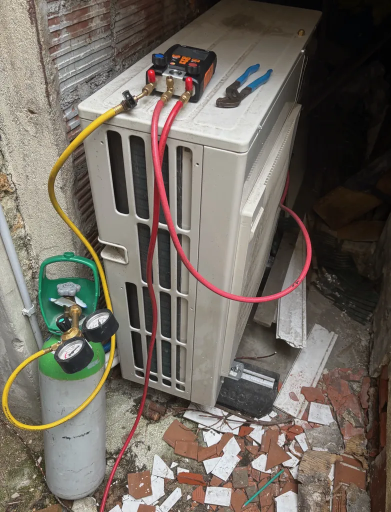 Dépannage à Montreuil sur une pompe à chaleur De Dietrich : recherche de fuite de gaz, réparation et remise en service

