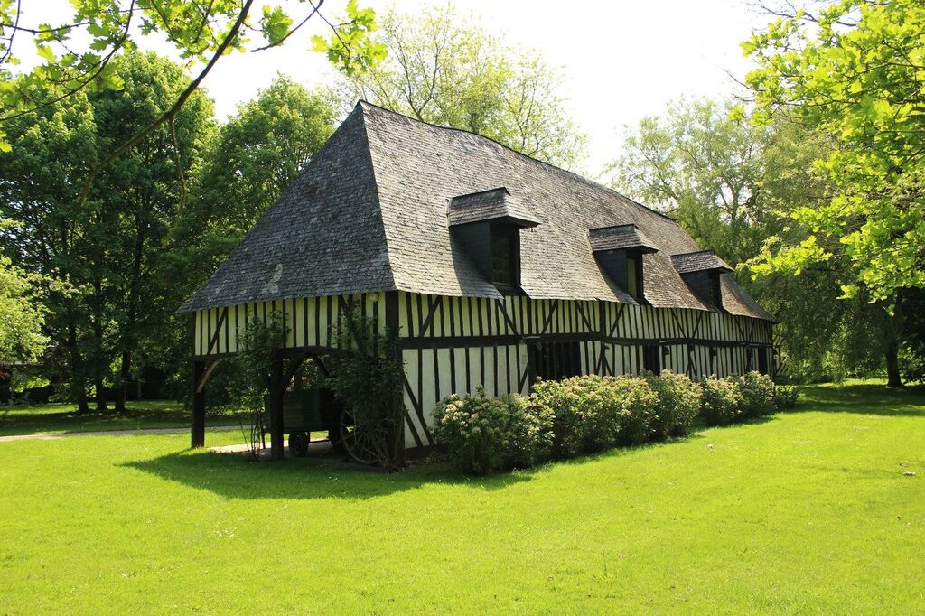 A acquérir manoir à colombages avec dépendance proche Pont-Audemer 27500