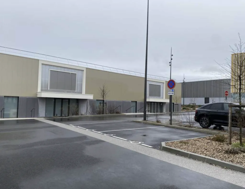 IFS - LOCAUX D'ACTIVITES DE 1 000 M²