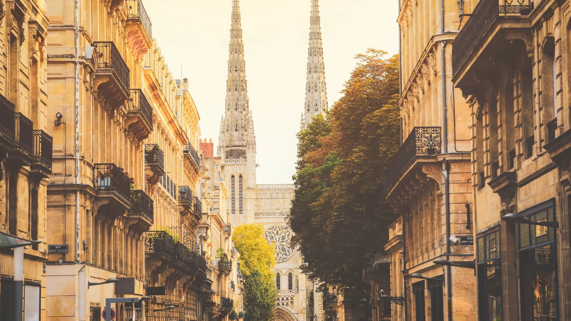 Résidence secondaire à Bordeaux : usage mixte, location, fiscalité et périodes d'occupation à optimiser pour votre pied-à-terre bordelais