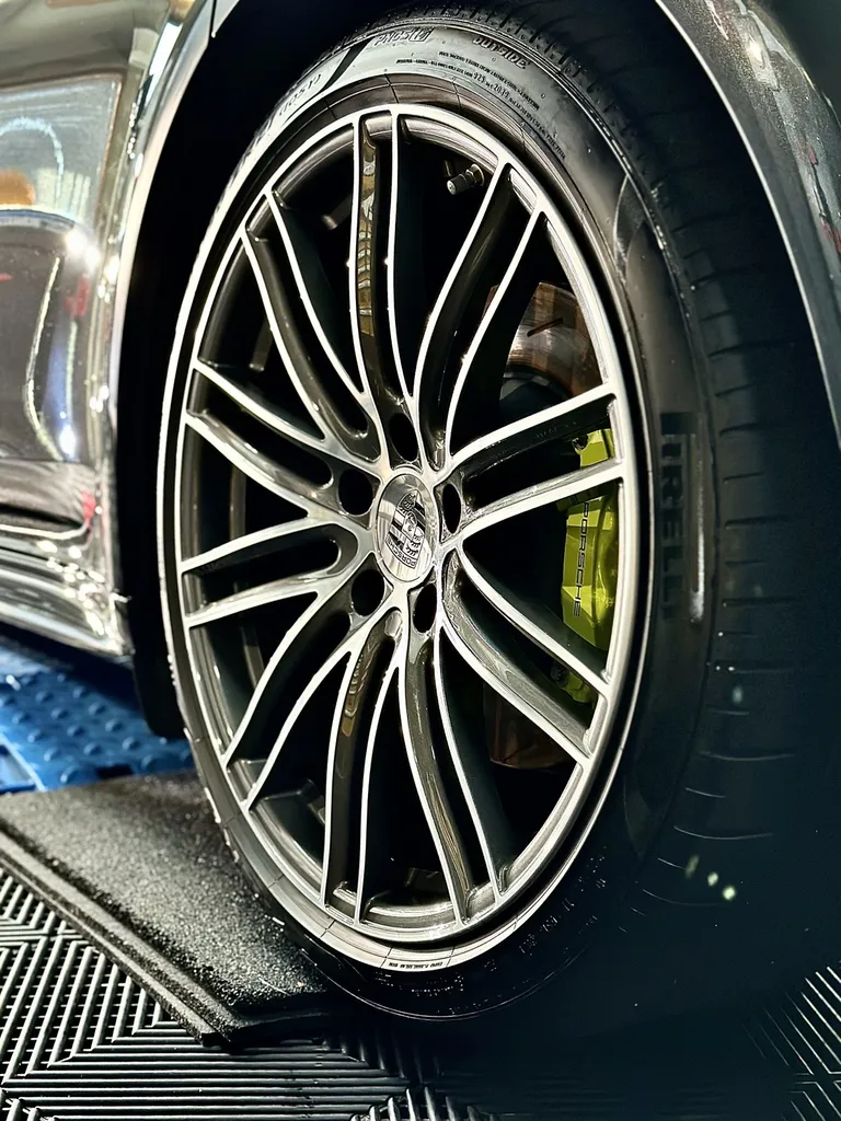 DETAILING Lyon traitement céramique carrosserie Porsche panamera 