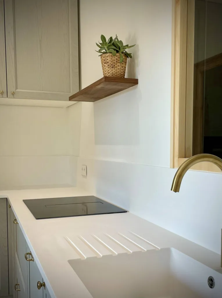 Cuisine moderne en Corian à Lyon