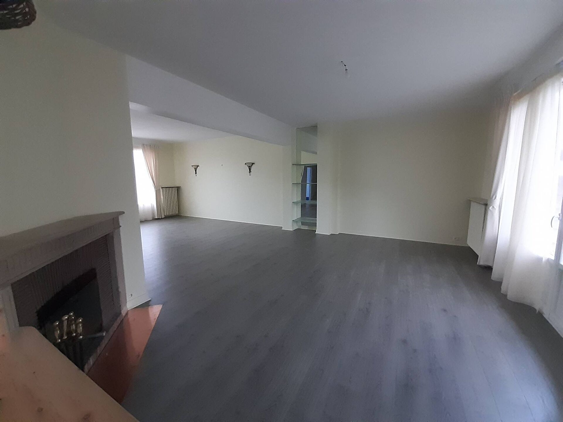 Maison de ville avec séjour lumineux