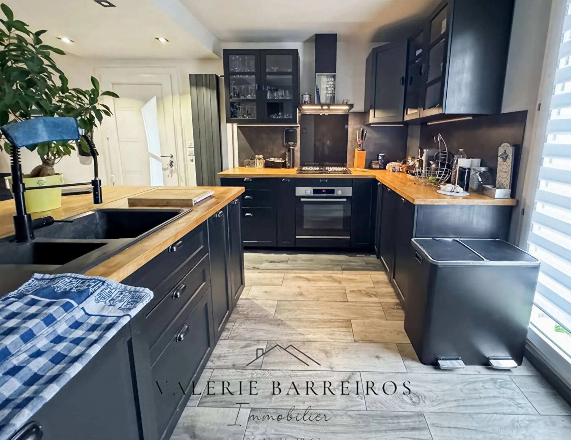 A SAISIR CHARMANTE MAISON MITOYENNE DE 74 M² SUR LA COMMUNE DE ST PIERRE LES ELBEUF 76320