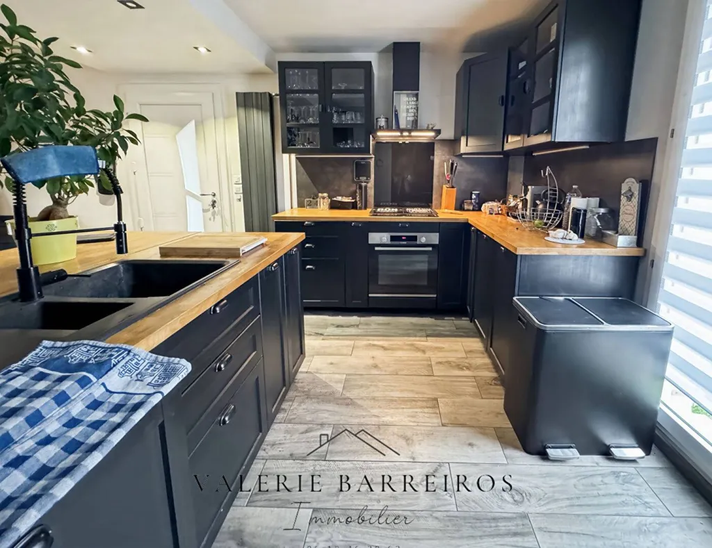 A SAISIR CHARMANTE MAISON MITOYENNE DE 74 M² SUR LA COMMUNE DE ST PIERRE LES ELBEUF 76320