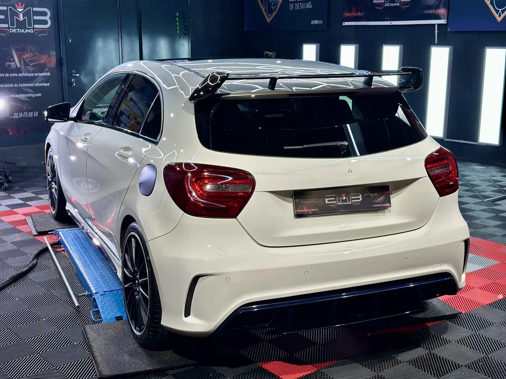 Detailing sur Lyon spécialiste du traitement céramique et de la protection carrosserie Mercedes A 45 AMG covering 