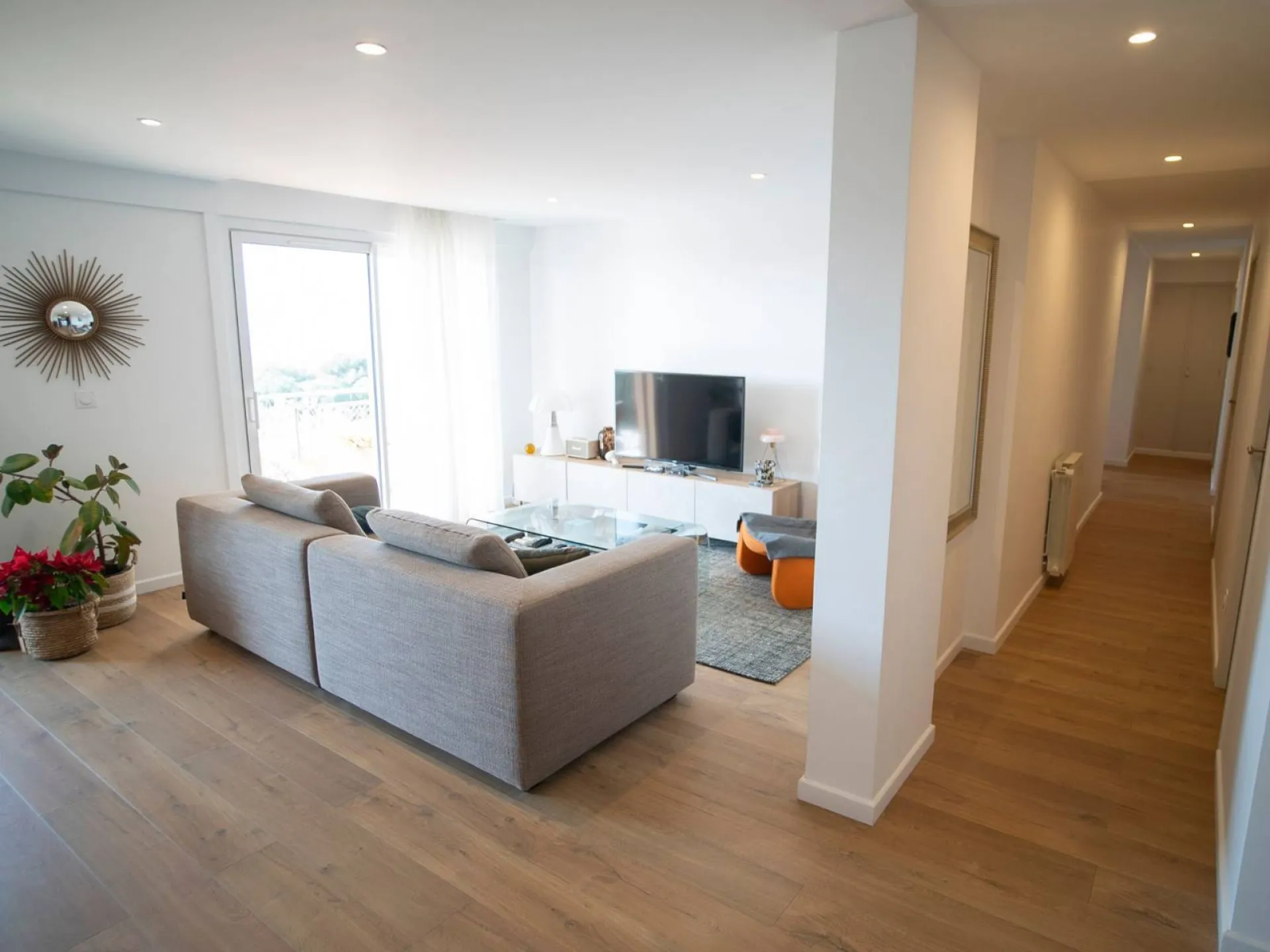 Grand espace ouvert pour gagner en luminosité dans une maison à La Garde dans le Var