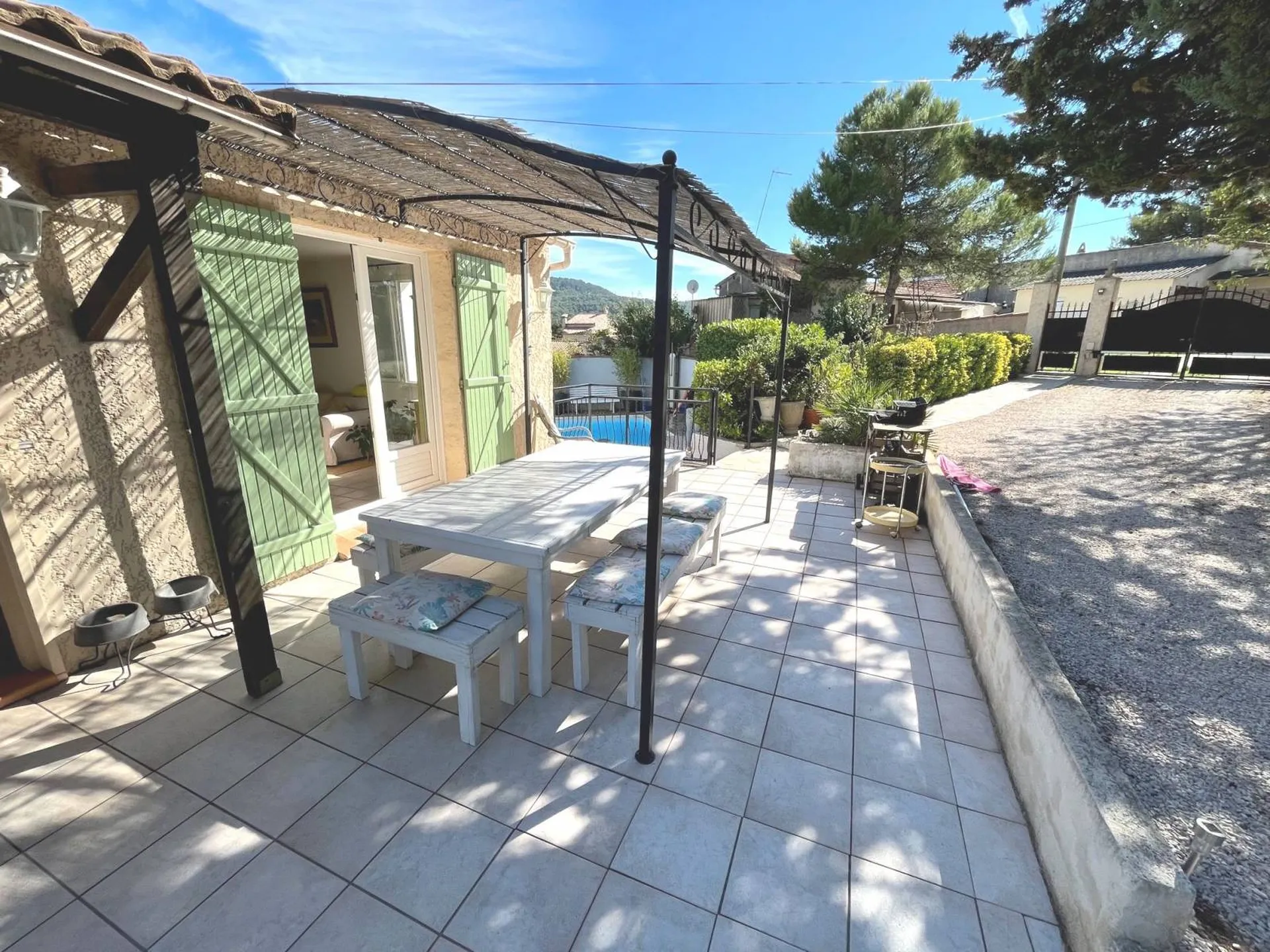 roquefort la bedoule maison avec terrain paysager