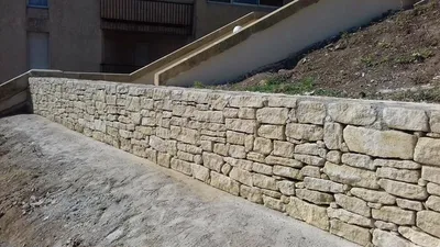 Carré Vert, aménagement paysager au Château de l'Empéri, Salon-de-Provence 13300, pour un jardin unique et harmonieux