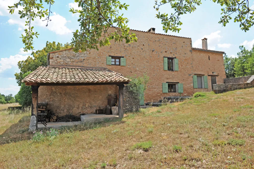 Ancienne ferme restaurée à vendre en Luberon