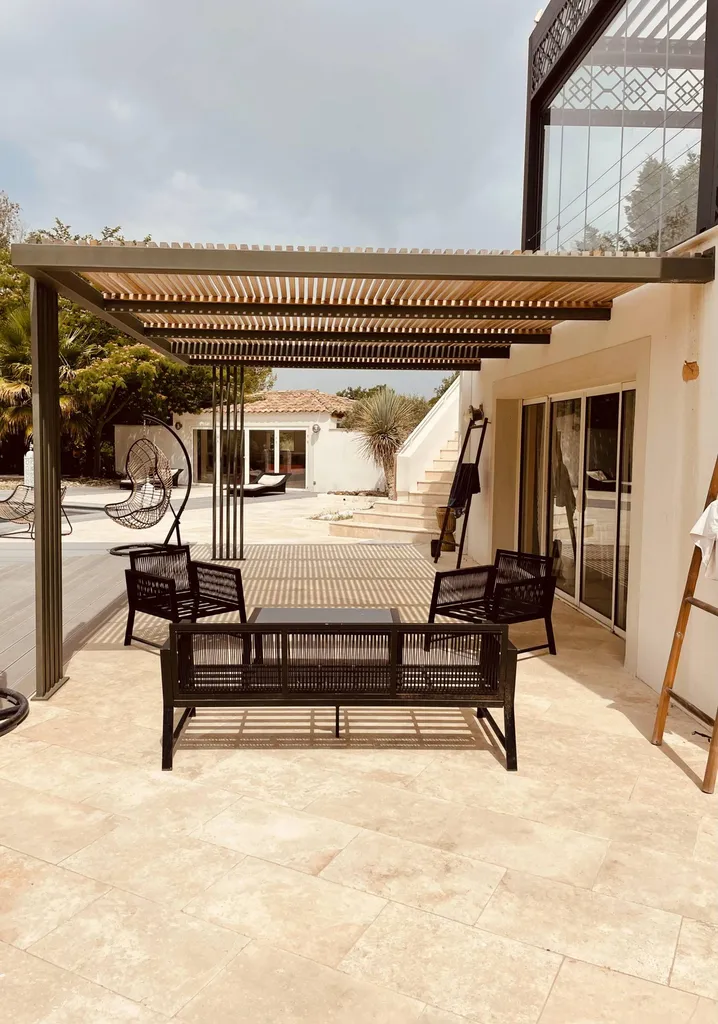 Pergola bois et acier sur mesure à Sanary sur Mer