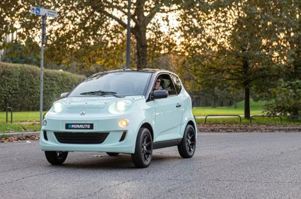 Location moyenne durée de voiture sans permis électrique à Lagnieu à partir de 440€ TTC par mois avec livraison à domicile en option