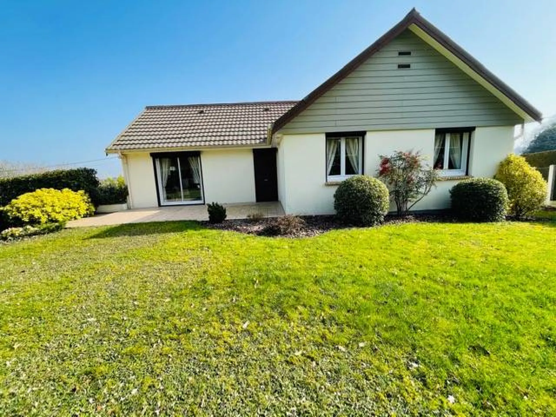 A acheter, pavillon PLAIN PIED sur sous sol total traditionnel 76320 SAINT PIERRE LES ELBEUF