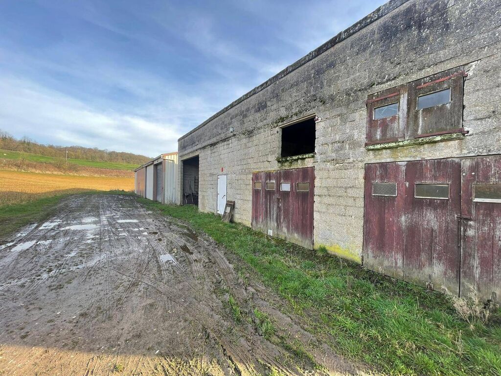 BATIMENT A VENDRE MONTVILLE