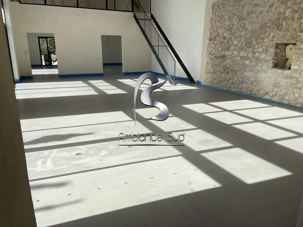 Pose beton cire coulé au sol à Fréjus Var 83