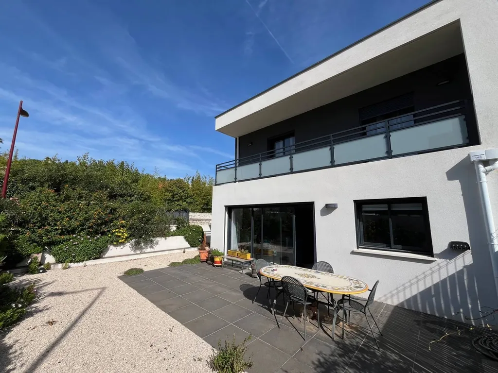 maison neuve carnoux en provence