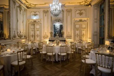 Say “I do” in Paris with an elegant elopement wedding filled with romance, style, and the timeless beauty of the City of Love