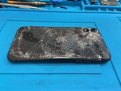 REMPLACER LA VITRE ARRIÈRE D'UN IPHONE 11 À PLAISANCE DU TOUCH, PRÈS DE TOULOUSE