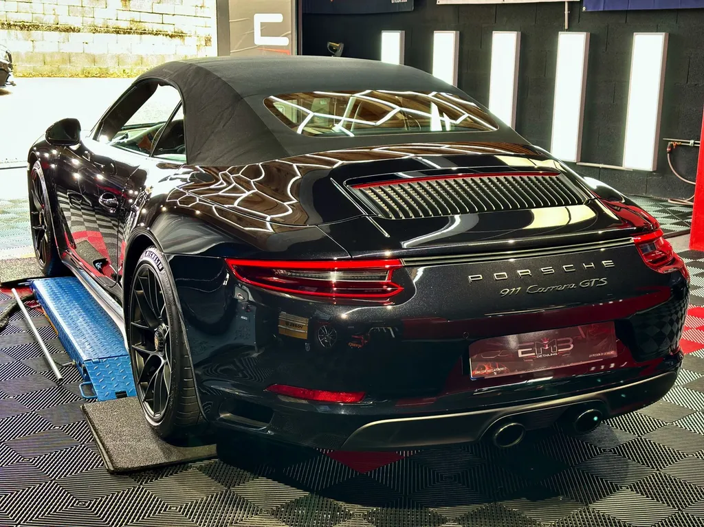 Detailing auto traitement céramique lyon protection carrosserie Porsche 911