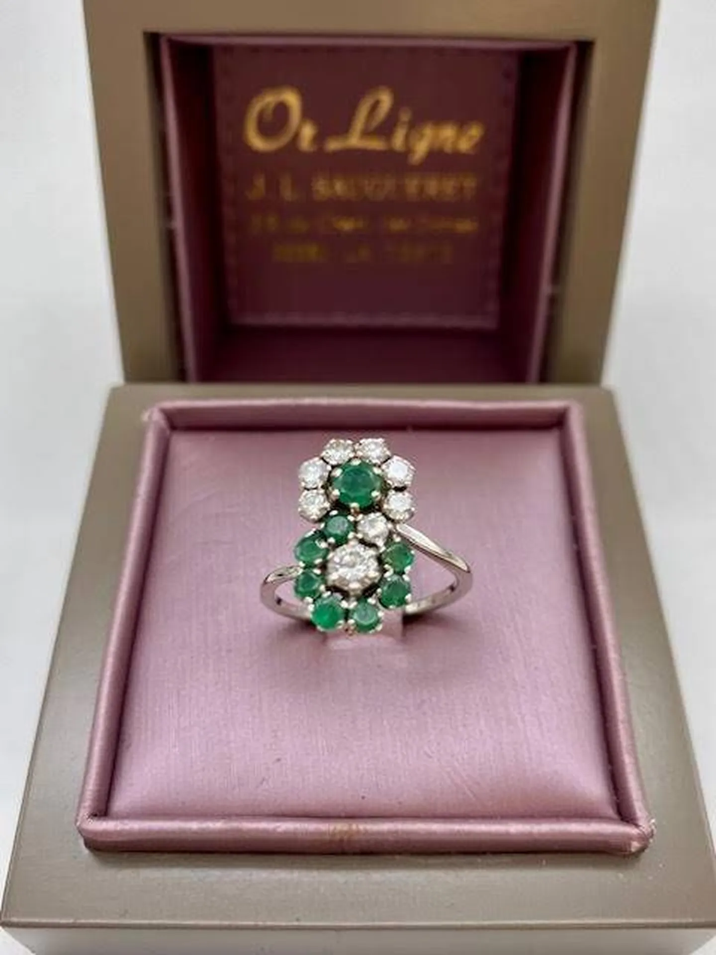 Un bijou d'exception : La bague Toi & Moi en or blanc 750/1000ème chez Or Ligne en dépôt vente près des Landes