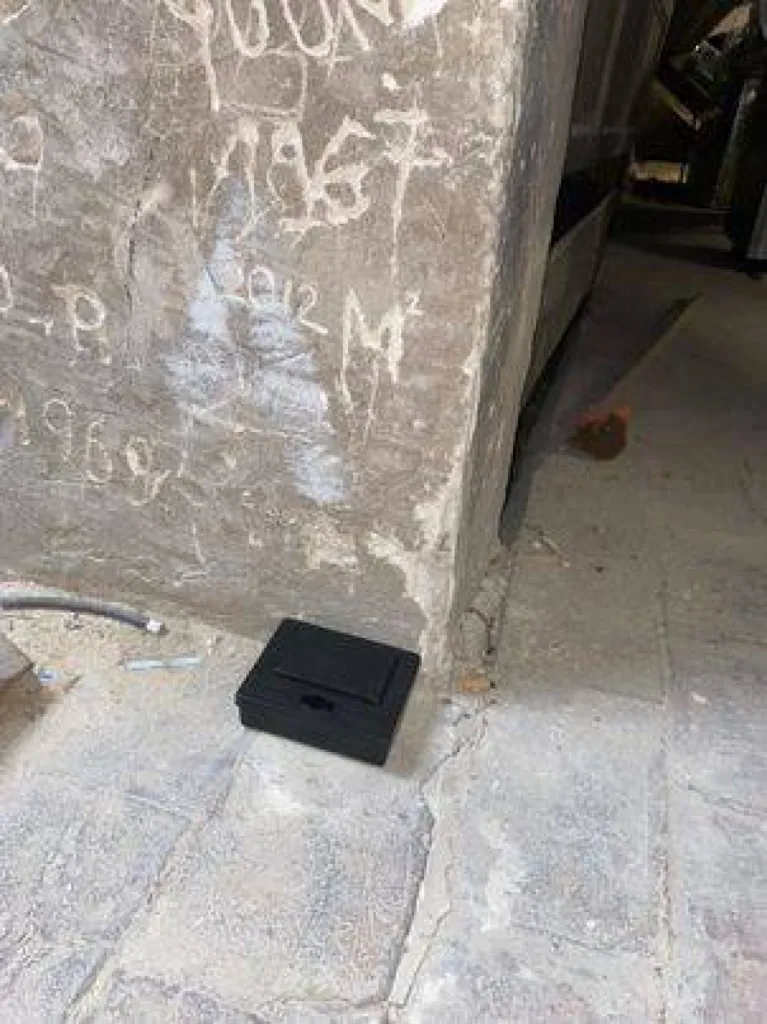 Boite raticide anti rats comble IMF à Marseille (13)