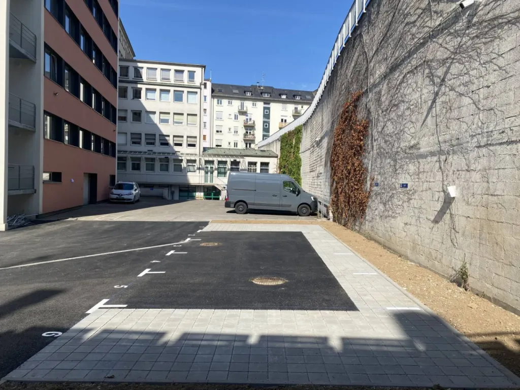 Enrobé d'un parking à Strasbourg CLK 