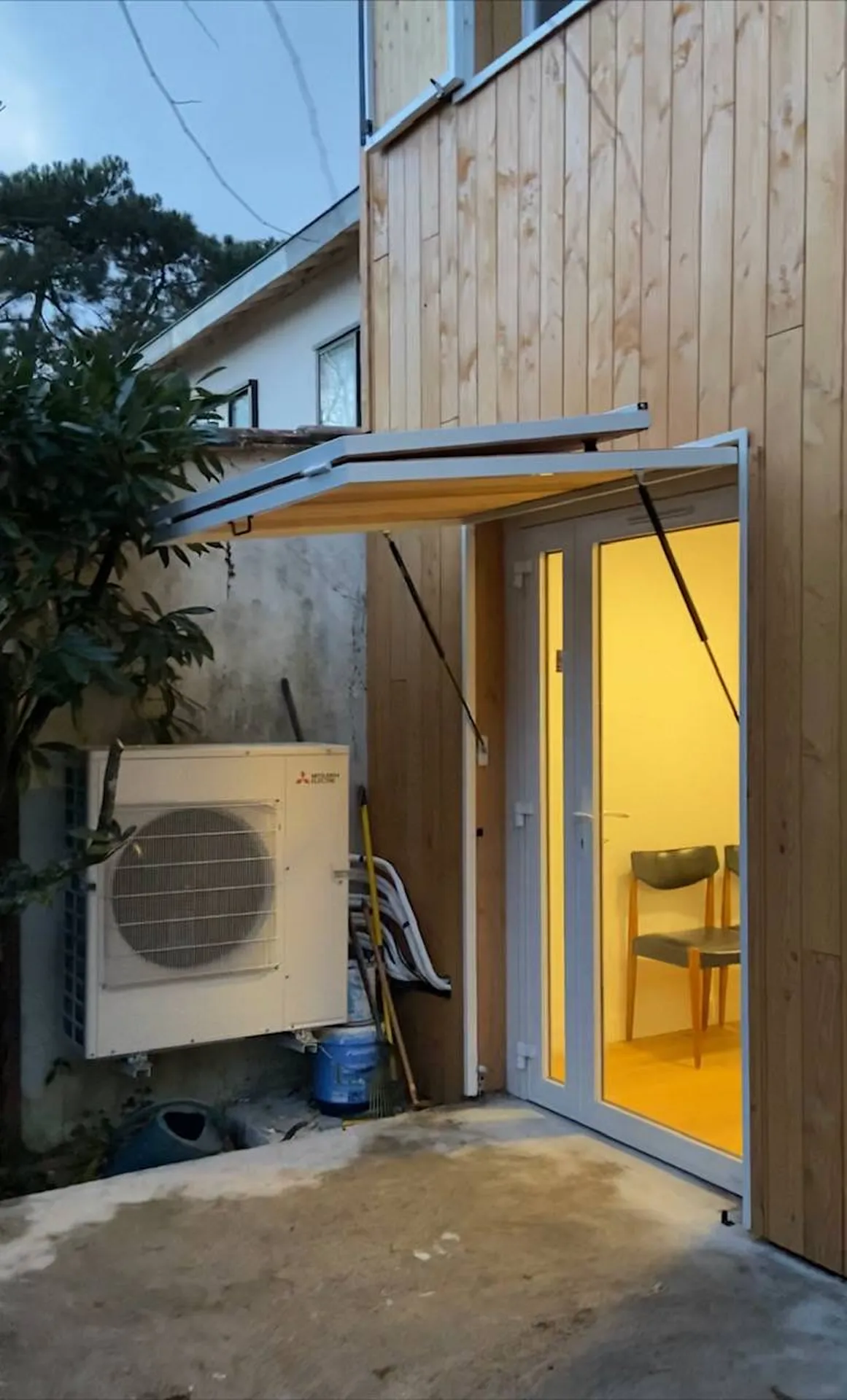 Ouverture à 90 degrés du volet à projection à Talence