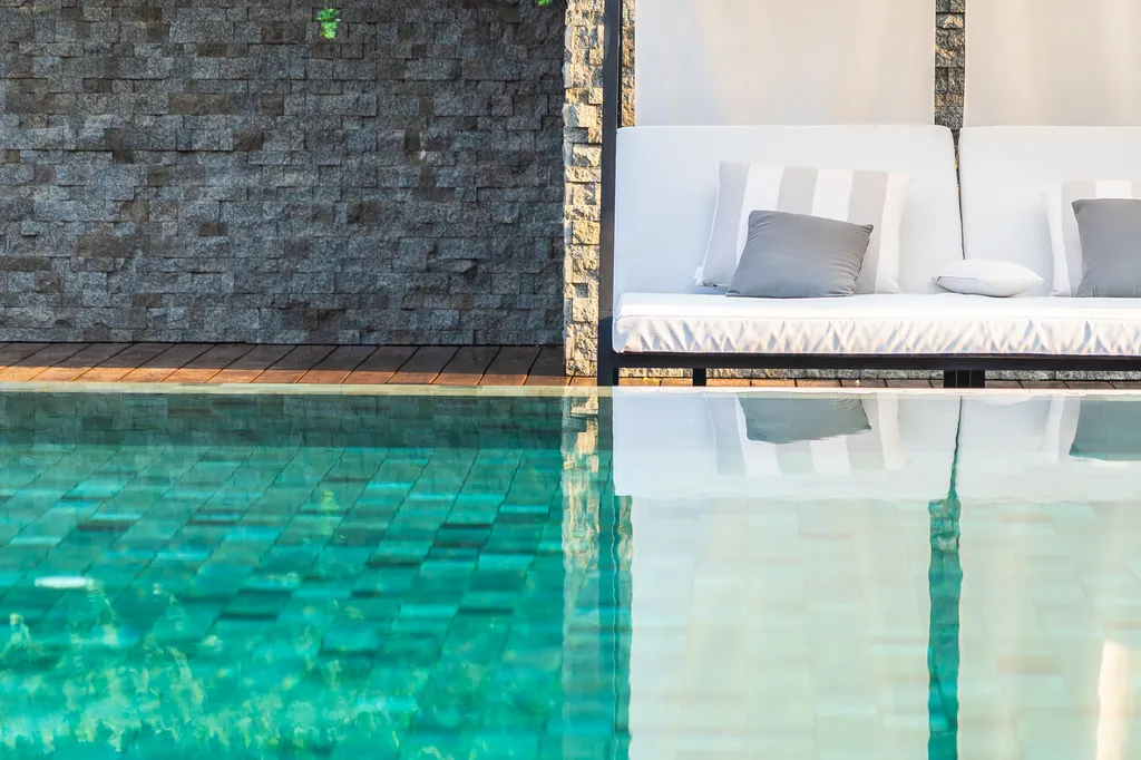 Qui appeler pour le remplacement de la pompe de filtration de ma piscine dans le Médoc (33)? 