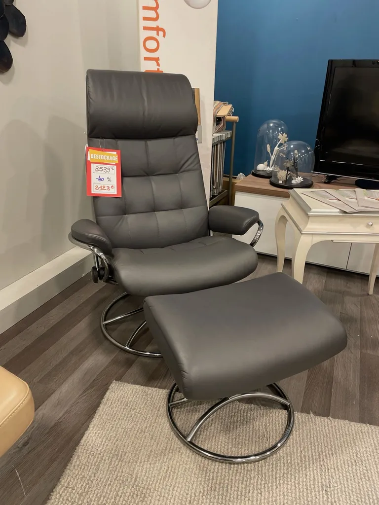 fauteuil + pouf london de chez stressless à Hyères dans près du Lavandou
