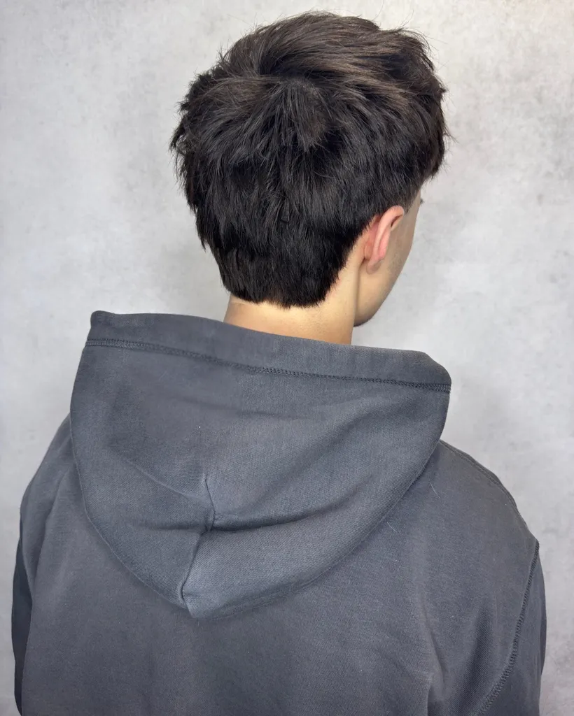 Obtenir une coupe homme moderne adaptée à votre style près de Vitrolles