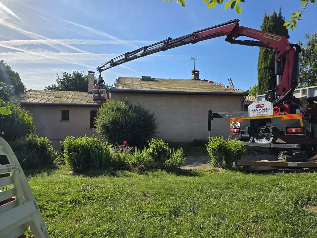 Réaliser une remise à neuf de toiture et renforcement de charpente à Uzès