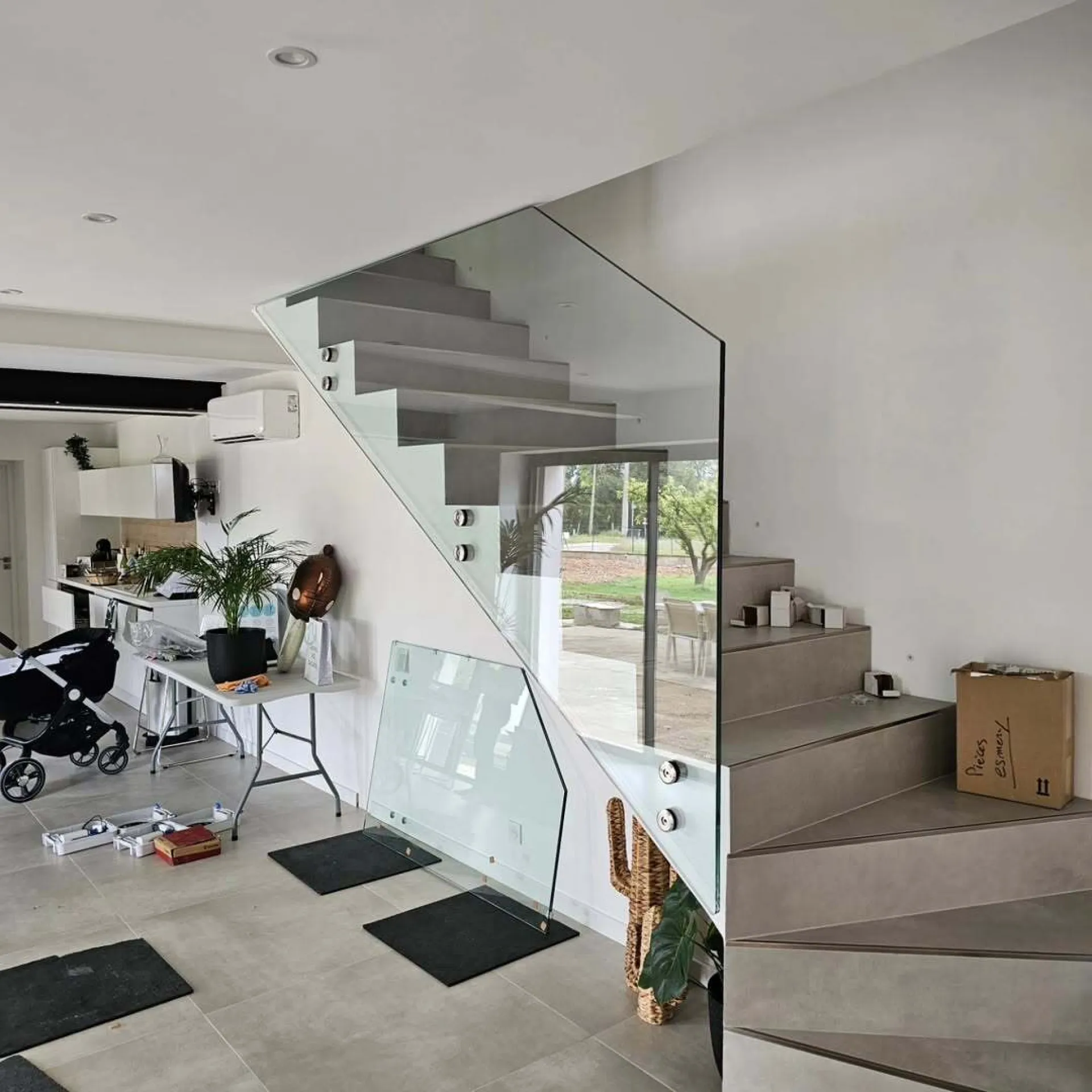 Menuiserie métallique & Alu et agencement de magasin sur Salon de Provence