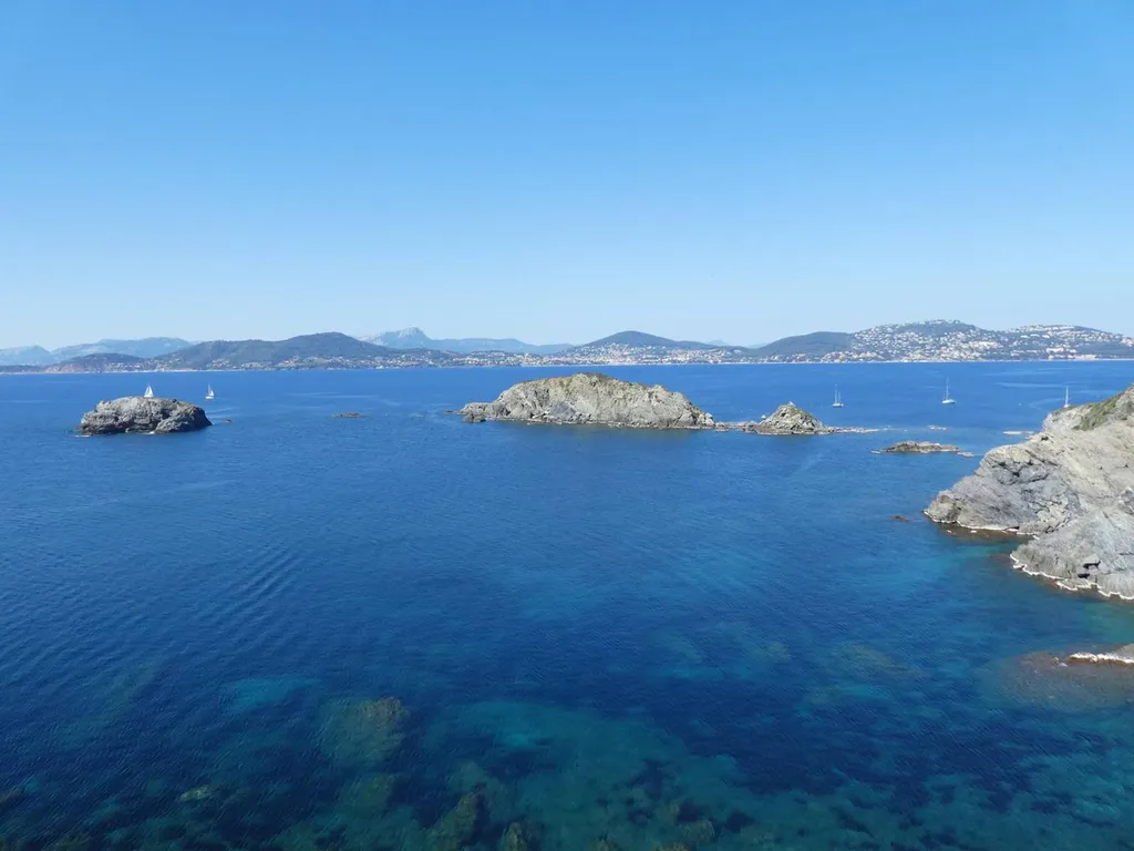 Réserver un chauffeur privé de l'aéroport de Marseille provence pour se rendre à Hyères