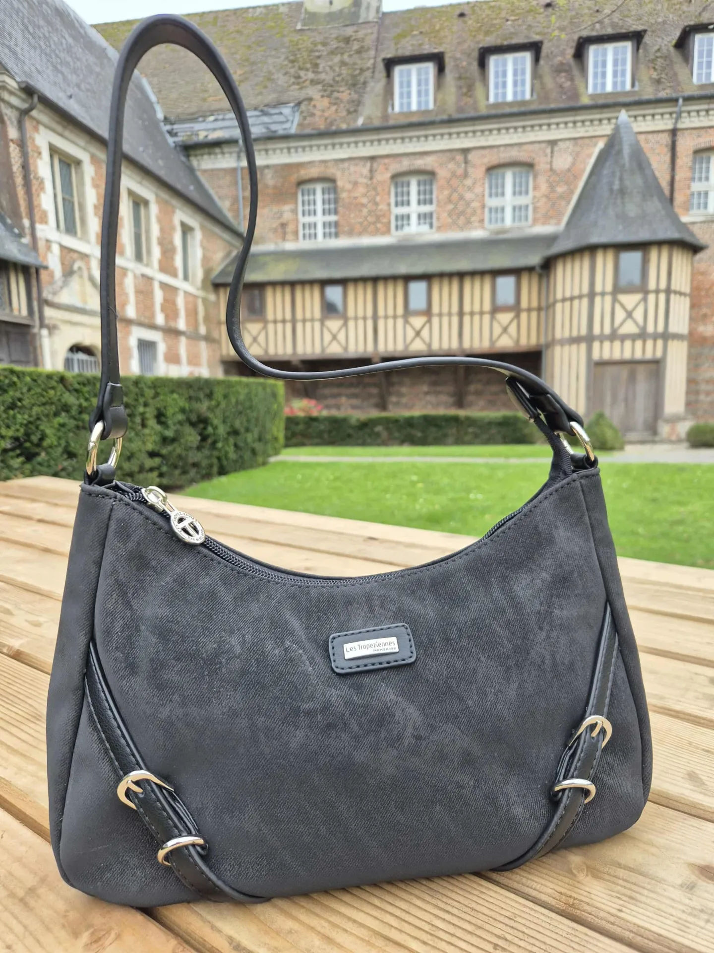 Sac les Tropéziennes noir disponible chez Evasion Eu