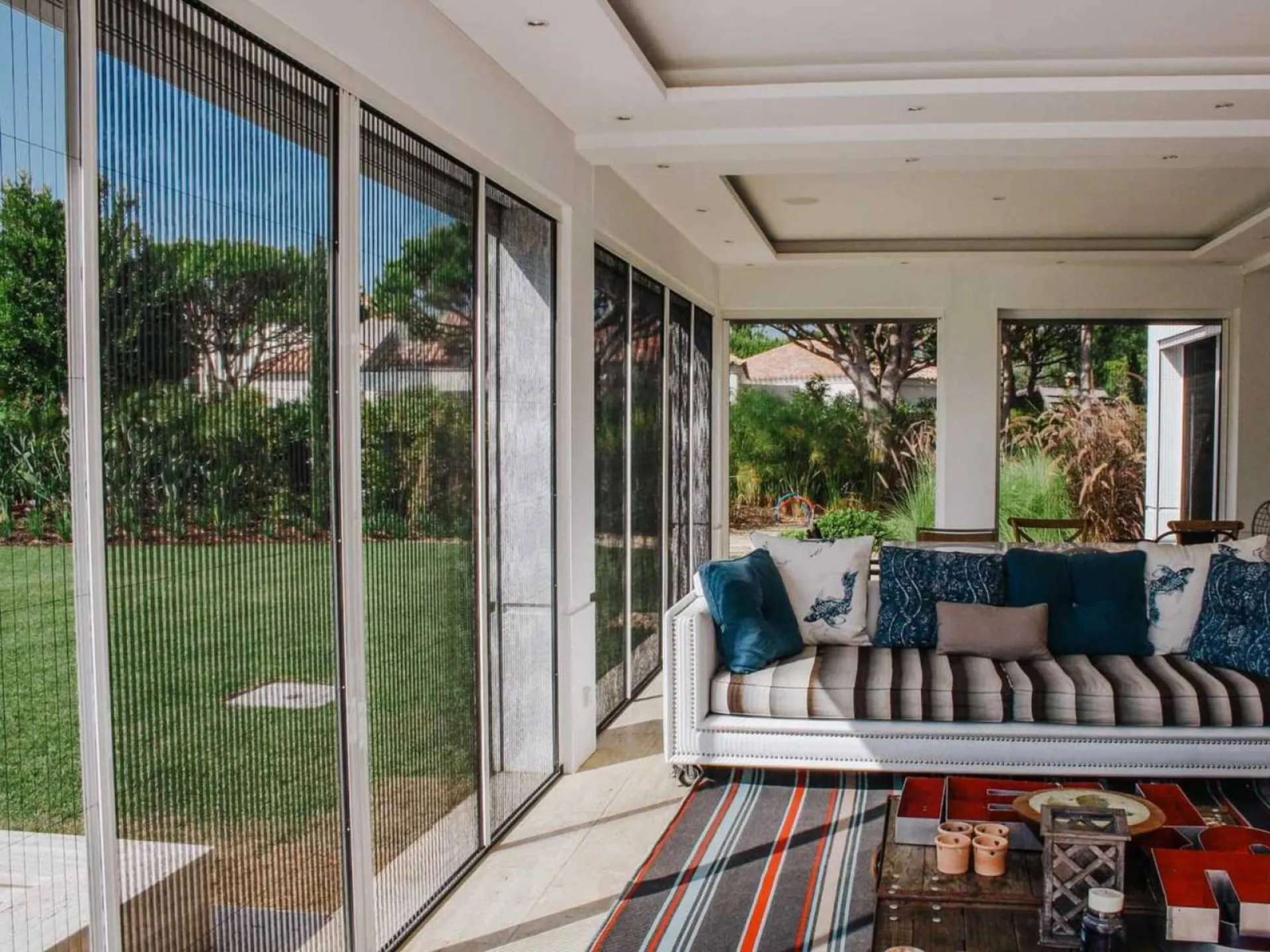 Moustiquaire sur mesure pour l'été à Toulon dans le Var